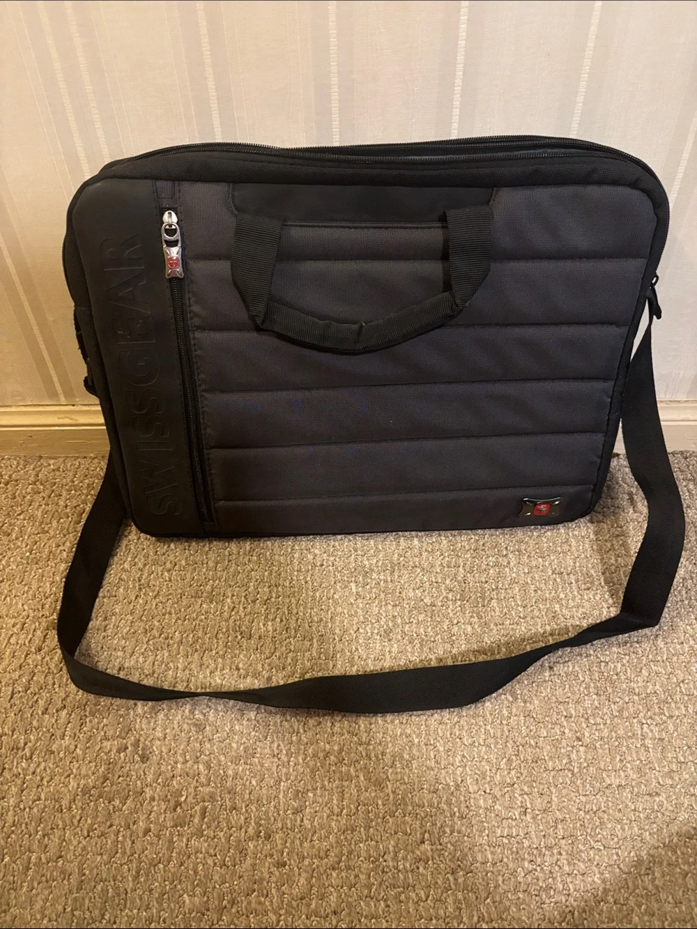 SwissGear Black Padded Laptop Messenger Bag Briefcase Shoulder Bag